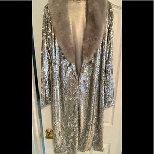 Beautiful sequin duster with detachable faux fur collar Size range 4/6